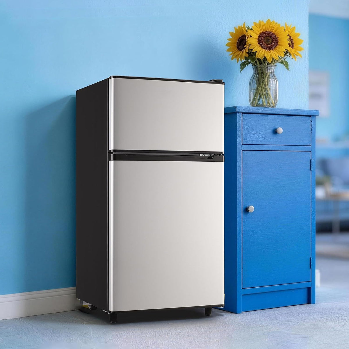 Mini Fridge with Freezer, 3.5 cubic feet 2- Doors Small Refrigerator Features 7 Gear Mechanical Control, Side Bottle Rack, Ideal for Dorm, Kitchen, Apartment, Office, Silver