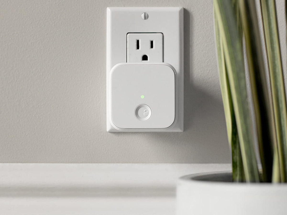 August Smart Lock Pro + Connect Hub - Wi-Fi for 100, Silver